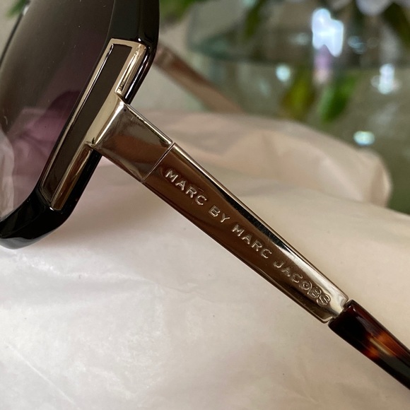Marc by Marc Jacobs Sunglasses - Picture 2 of 3